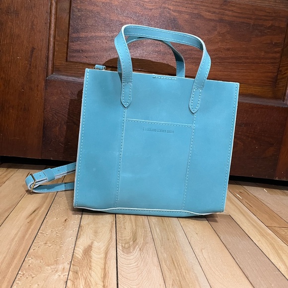 Elegant Blue Leather Tote Bag - Picture 4 of 5
